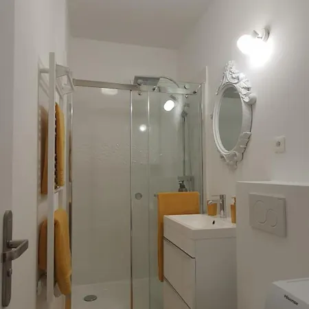 Apartment 2 Pieces Calme A 300m Du Chateau