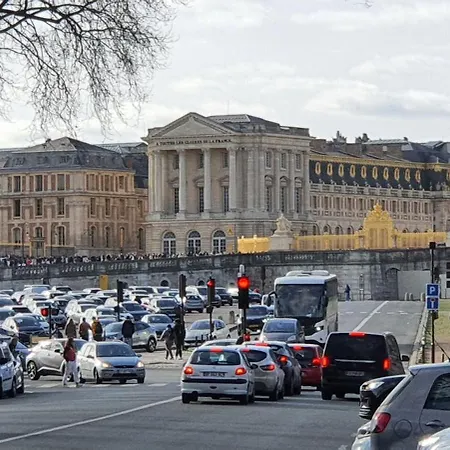 2 Pieces Calme A 300m Du Chateau * Versailles